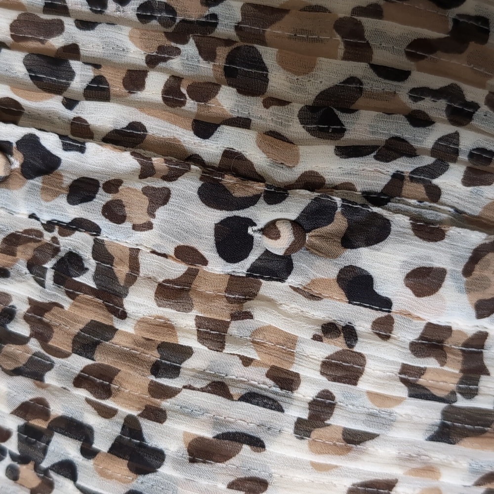 Apt. 9 Leopard Print Pleated Surplice Blouse 1X GUC - Picture 5 of 12